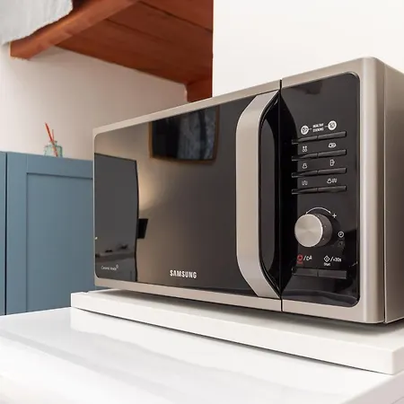 L'acquario Del Principe, Vicoli, Porto E Lanterna *