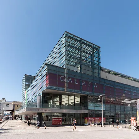 L'acquario Del Principe, Vicoli, Porto E Lanterna * Genua